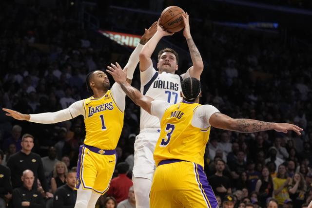 蒂姆官方宣布出色发挥新规,湖人引发争议!赛场气氛高涨 蒂姆官方宣布出色发挥新规,湖人引发争议!赛场气氛高涨