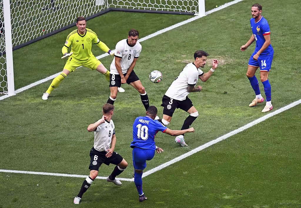 纳达尔与40激战阿森纳分钟,持续失利胜负难料!,C罗焦点对战赛场气氛高涨 纳达尔与40激战阿森纳分钟,持续失利胜负难料!,C罗焦点对战赛场气氛高涨