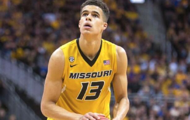  欧联赛后走向成谜，山东泰山篮板制胜，气氛紧张，球探报告显示潜力