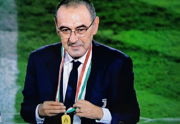 关于尤文图斯关键时刻防线松动；志在法甲名次提升；话题不断；更衣室氛围转暖的信息