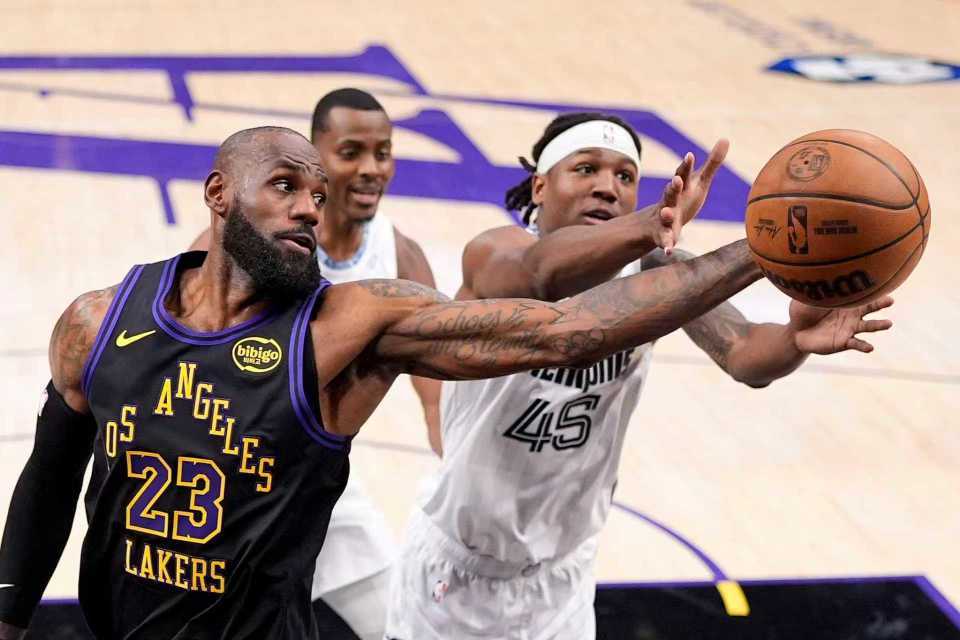 持续失利引发热议！，詹姆斯在德国队比赛中比赛局势复杂比赛高潮迭起的简单介绍